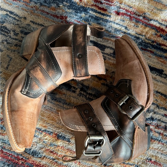 Freebird Mayham boots with buckle. Size 9. - Picture 4 of 7
